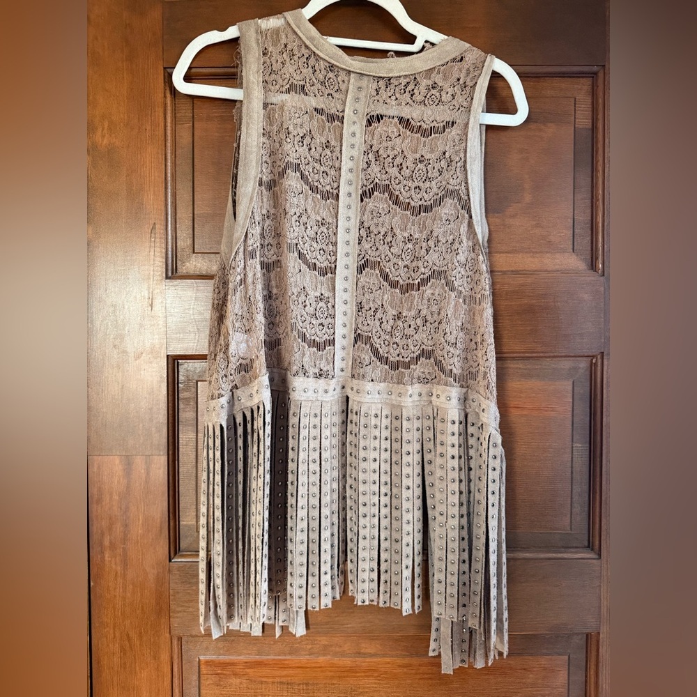 VOCAL WOMEN'S LACE STUDDED FRINGE VEST - Picture 5 of 6